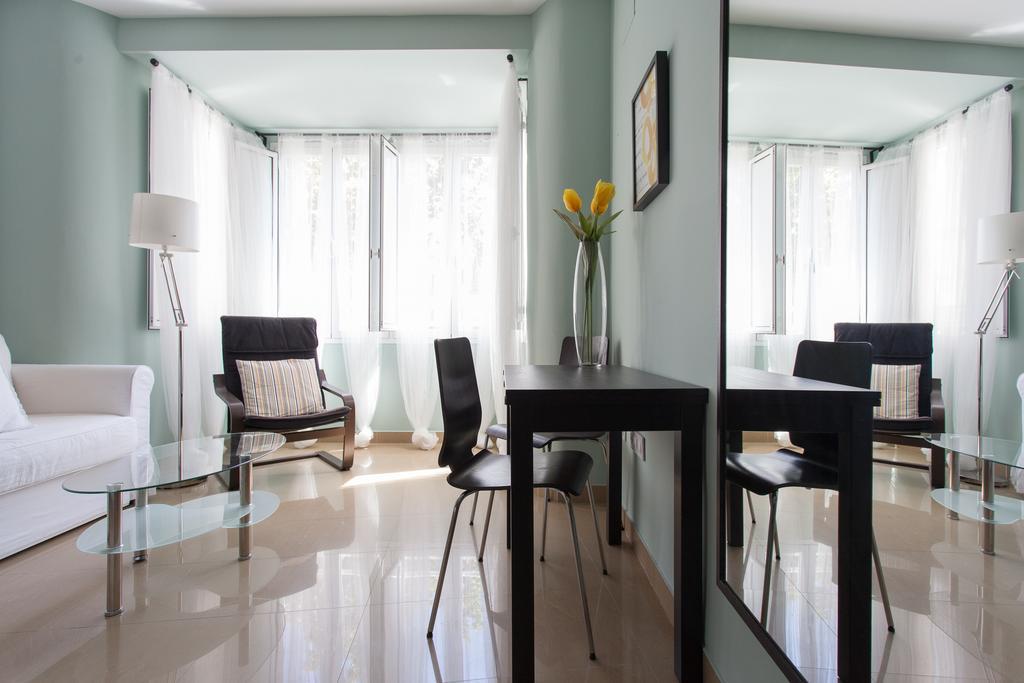 Apartamentos Edificio Constitucion Sevilla Pokoj fotografie